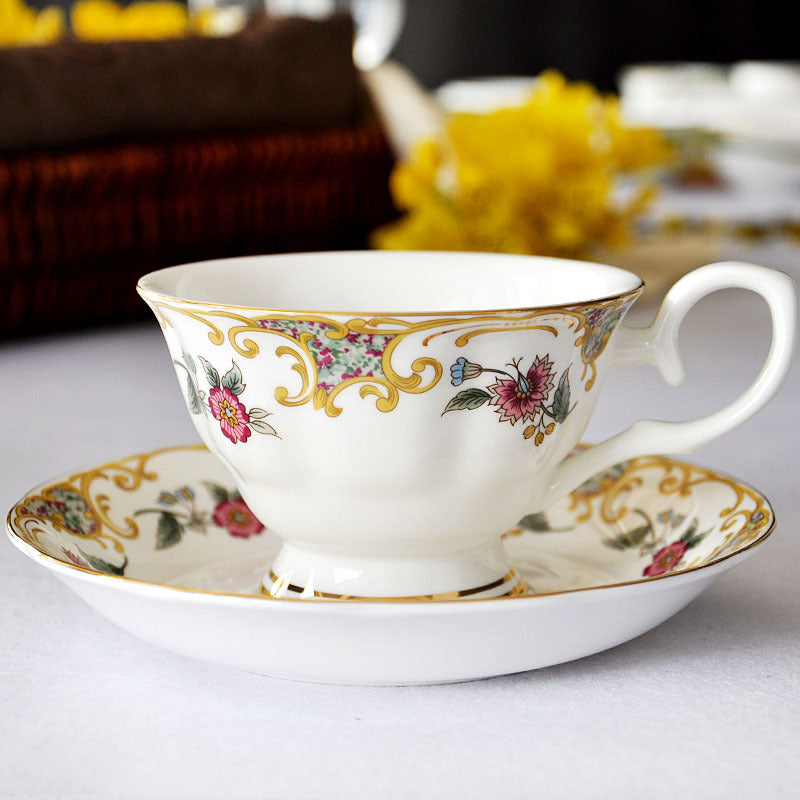 Vintage European Style Ceramic Tea Cups with Gold Trim, Elegant Coffee Service Set, Gift-Ready Porcelain Tea Cups for Home & Cafe Use