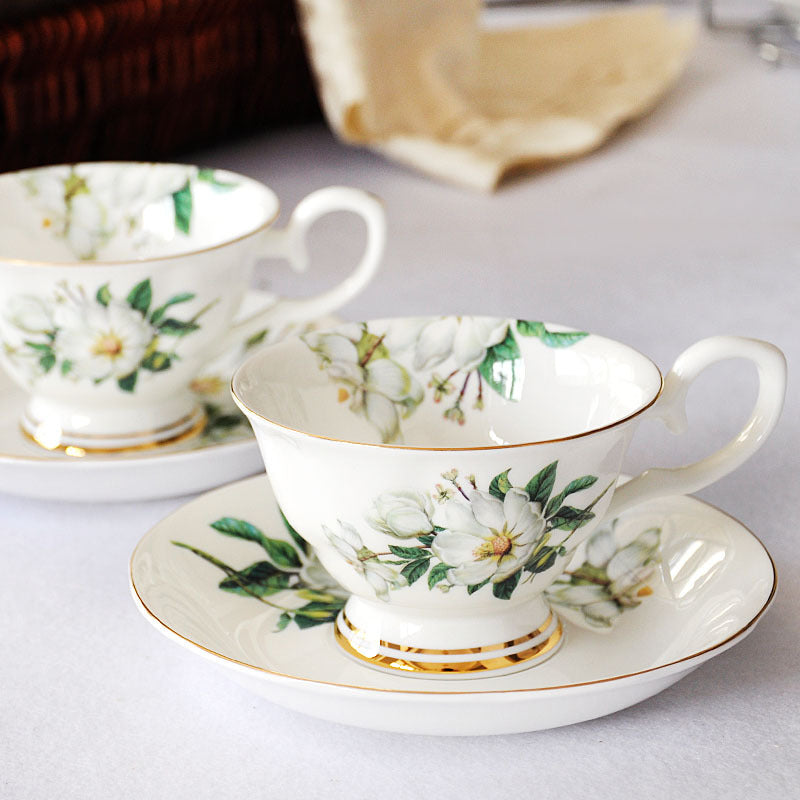 Vintage European Style Ceramic Tea Cups with Gold Trim, Elegant Coffee Service Set, Gift-Ready Porcelain Tea Cups for Home & Cafe Use