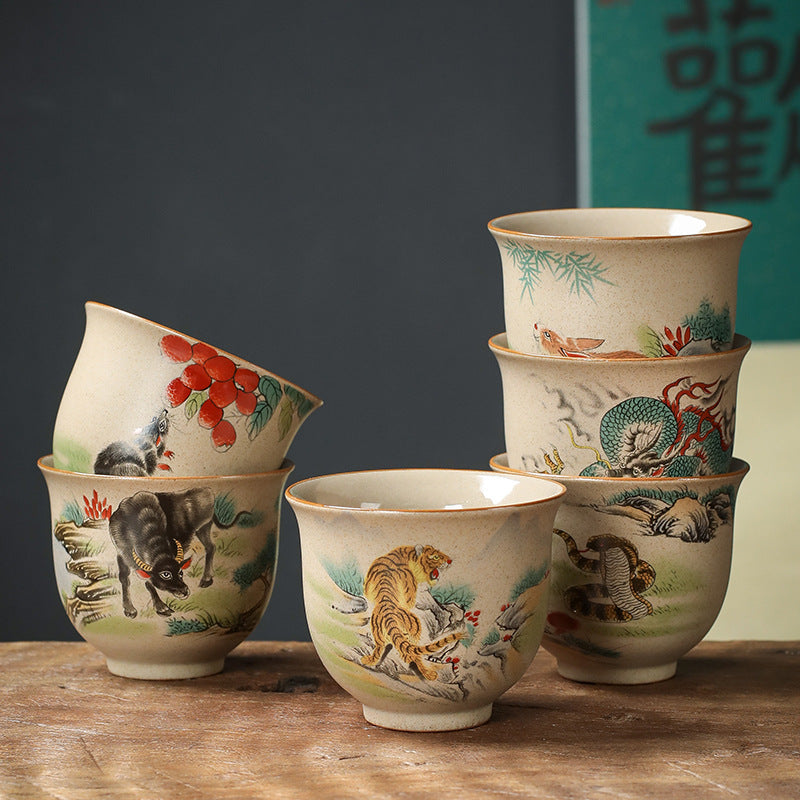 中国生肖陶瓷茶具 - 12件手绘动物茶杯与功夫茶，复古风格收藏茶具，适合家庭冲泡和亚洲文化爱好者