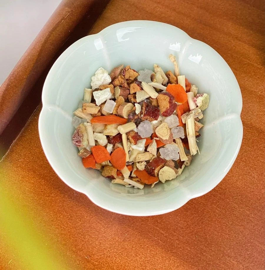 Hong Kong Herbal Elixir - Bamboo Shoots, Water Chestnuts, & Pear Infusion - Traditional Cantonese Cooling Tea with White Imperata Root - Dwtea.com